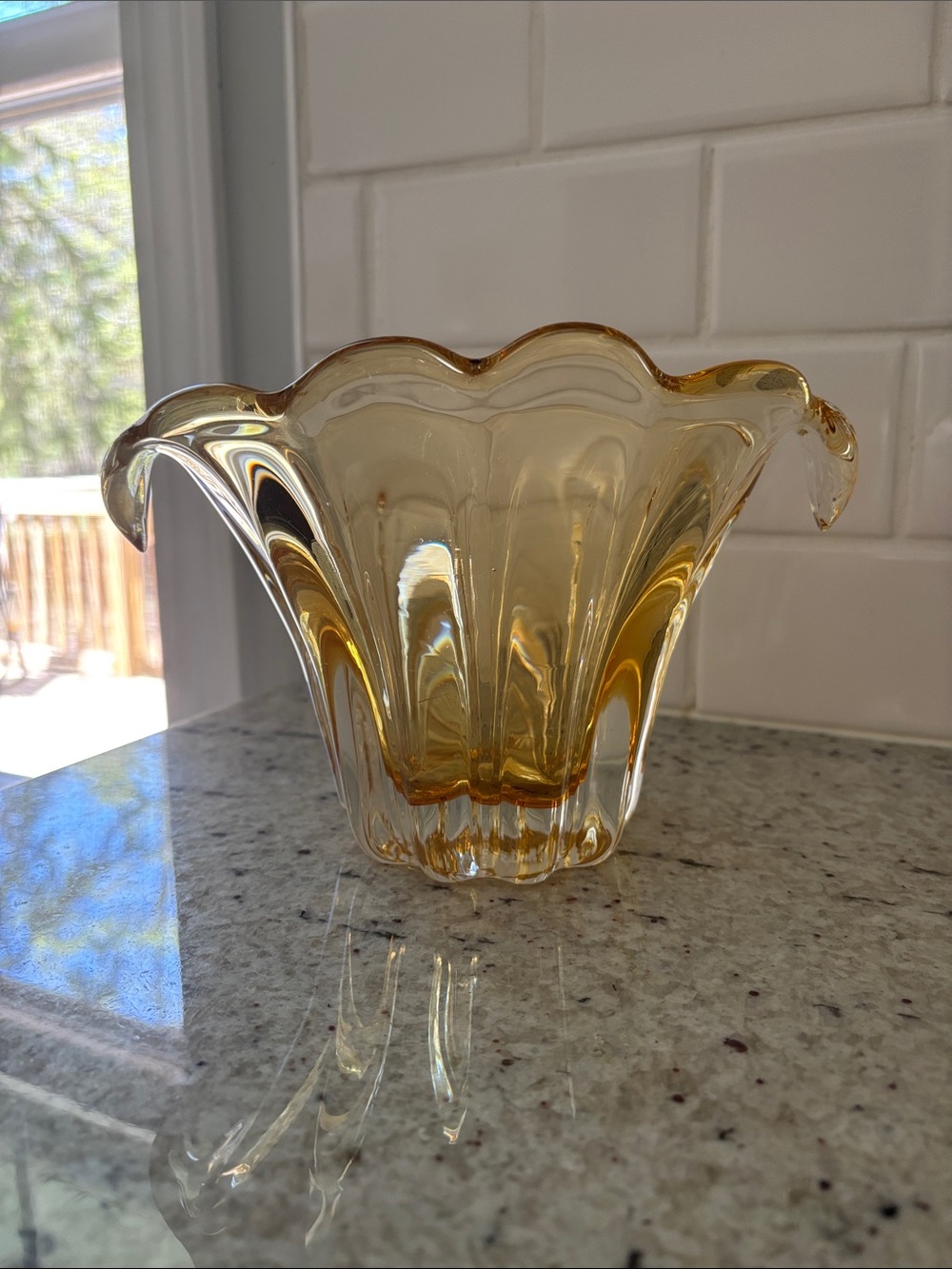 Vintage Teleflora waterfall tulip vase
